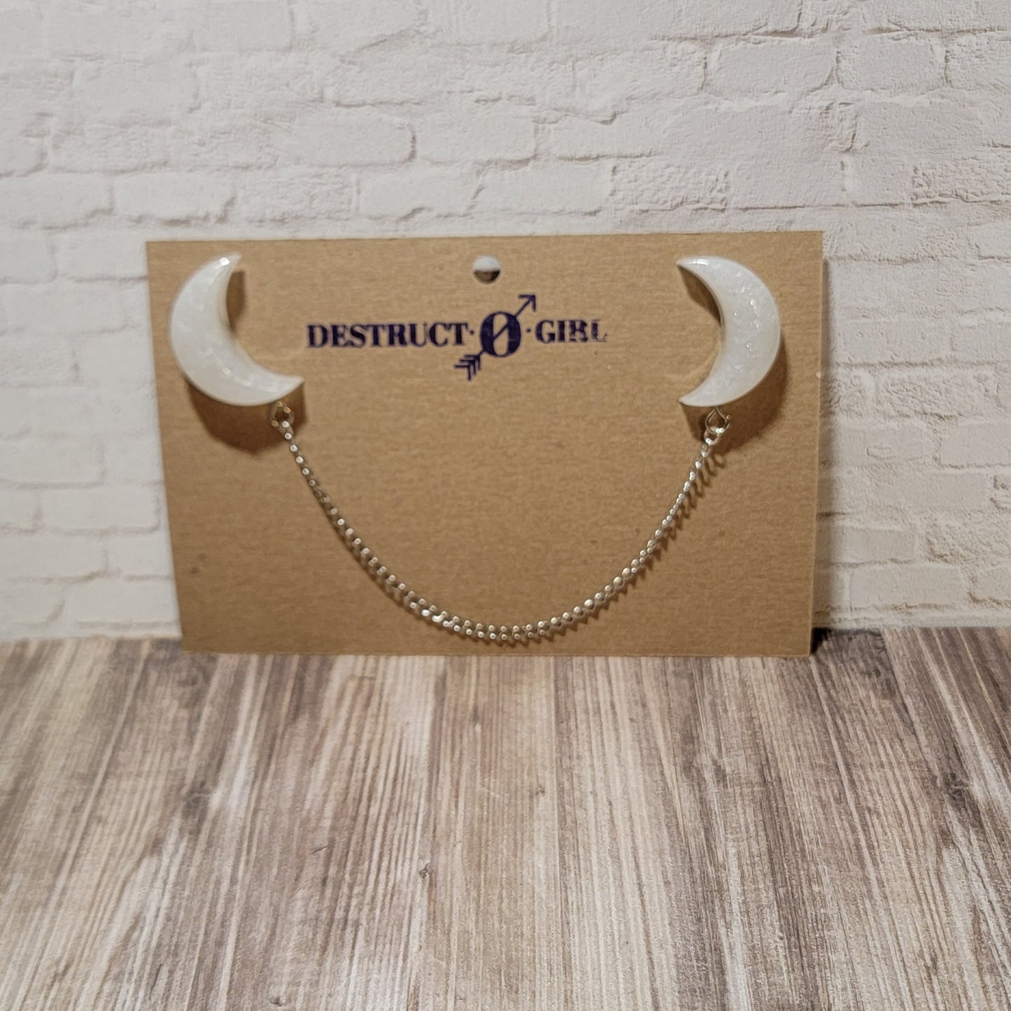 Moon Collar Pin